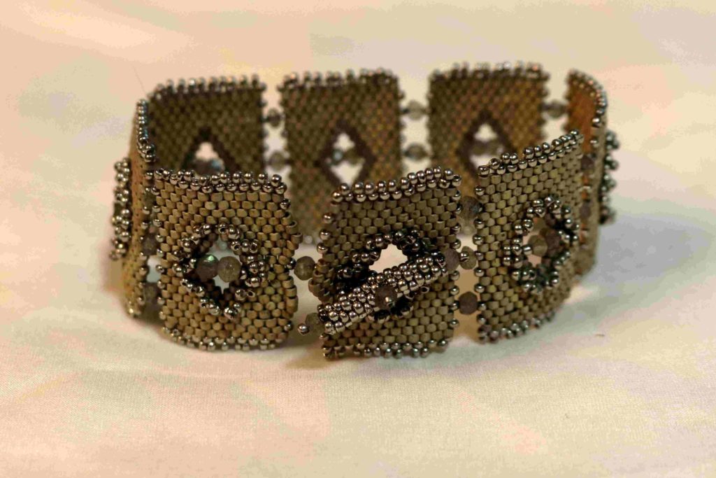 Peyote and Labradorite Beaded Bracelet